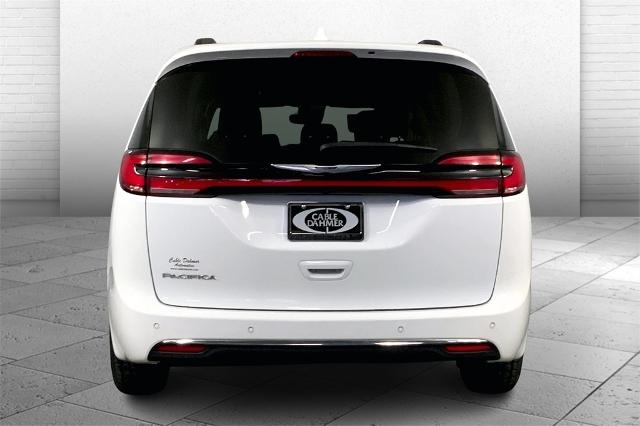 2022 Chrysler Pacifica Vehicle Photo in Kansas City, MO 64114