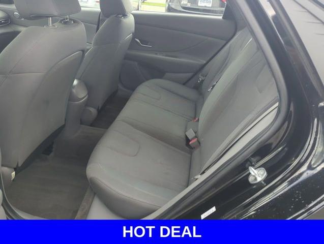 2021 Hyundai ELANTRA Vehicle Photo in Merrillville, IN 46410