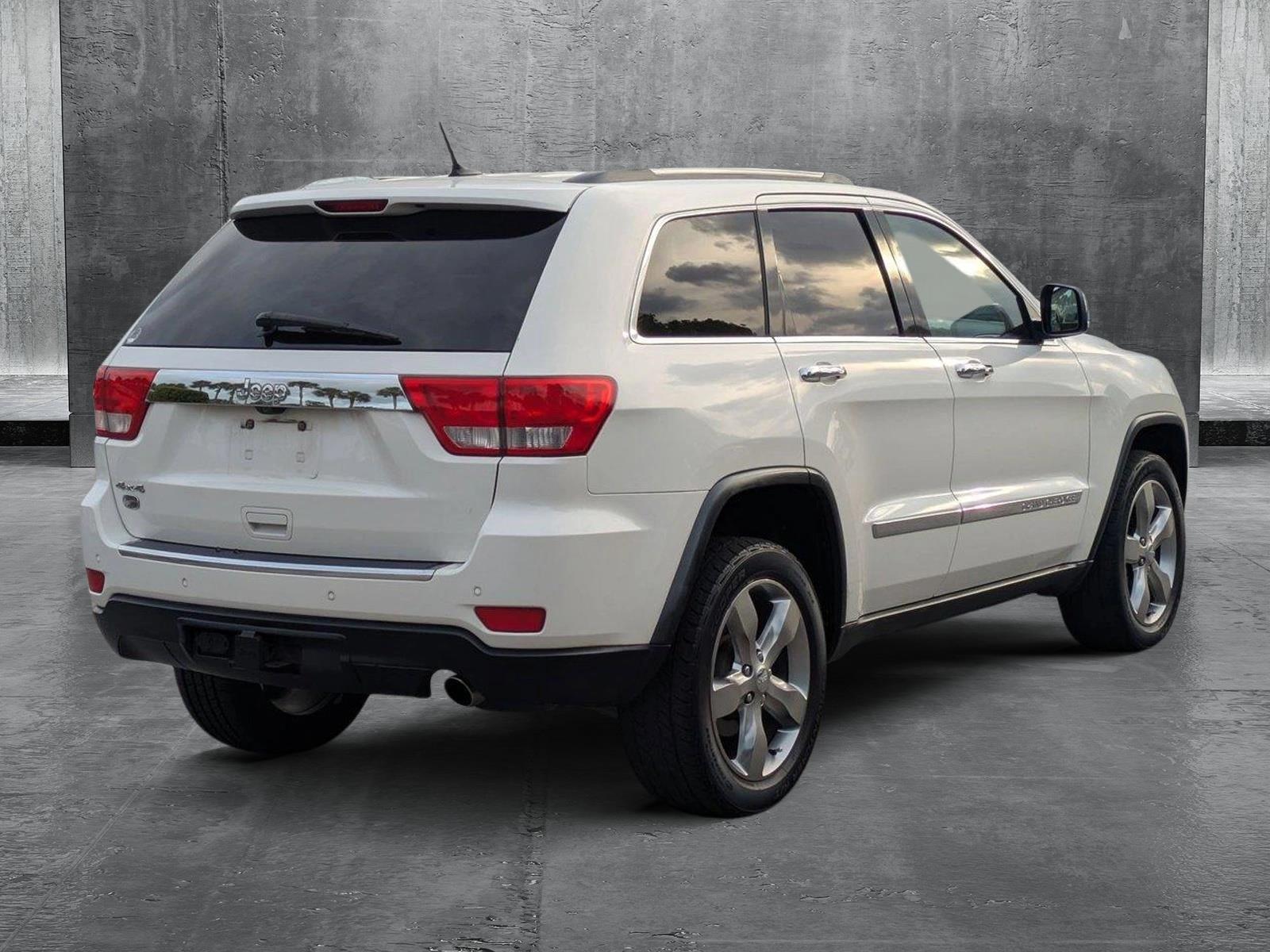 2011 Jeep Grand Cherokee Vehicle Photo in WEST PALM BEACH, FL 33407-3296