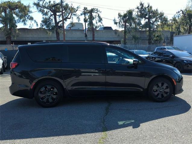 2019 Chrysler Pacifica Vehicle Photo in PASADENA, CA 91107-3803