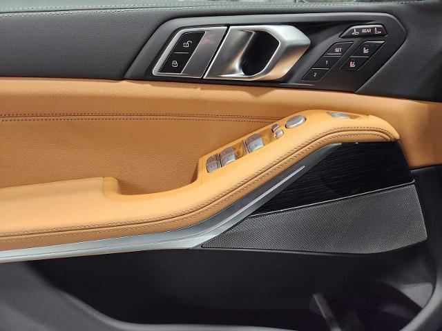 2025 BMW X7 xDrive40i Vehicle Photo in GRAPEVINE, TX 76051