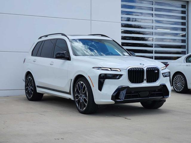 2025 BMW X7 M60i Vehicle Photo in PLANO, TX 75024