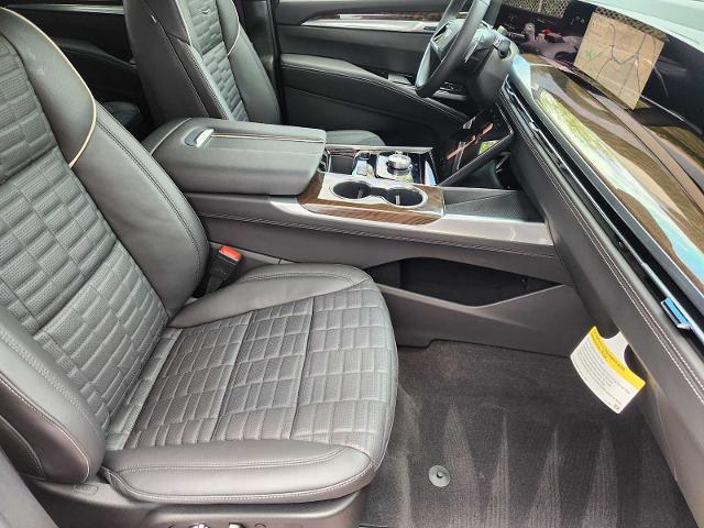 2025 Cadillac Escalade Vehicle Photo in Grapevine, TX 76051