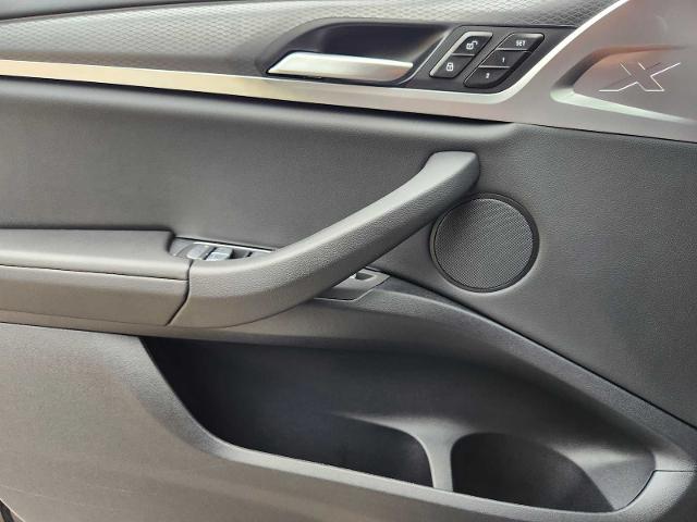 2025 BMW X4 xDrive30i Vehicle Photo in PLANO, TX 75024