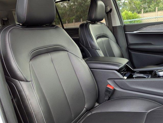 2023 Jeep Grand Cherokee L Vehicle Photo in San Antonio, TX 78230
