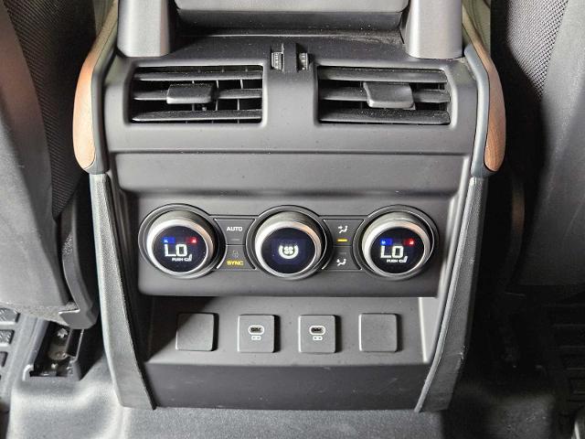 2024 Defender Vehicle Photo in AUSTIN, TX 78717
