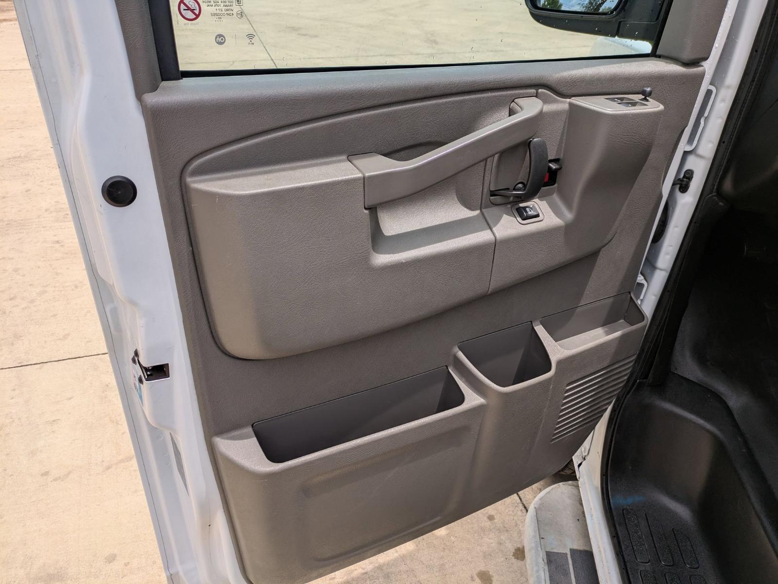 2023 Chevrolet Express Cargo 2500 Vehicle Photo in SELMA, TX 78154-1460