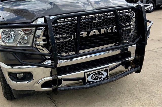 2022 Ram 1500 Vehicle Photo in TOPEKA, KS 66609-0000