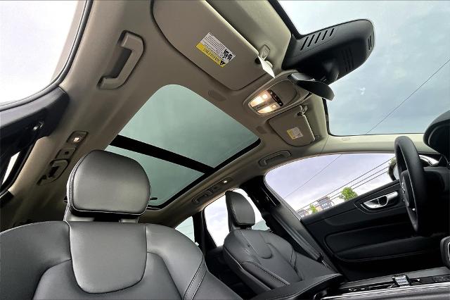 2025 Volvo XC60 Vehicle Photo in Houston, TX 77007