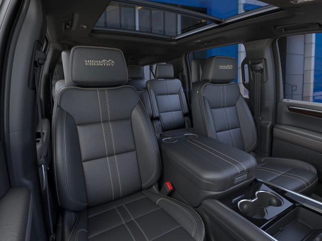 2025 Chevrolet Suburban Vehicle Photo in KANSAS CITY, MO 64114-4502