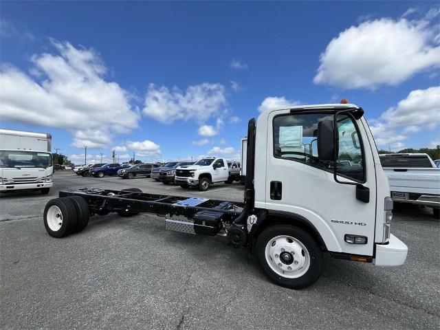 2024 Chevrolet Low Cab Forward 5500 HG Vehicle Photo in ALCOA, TN 37701-3235