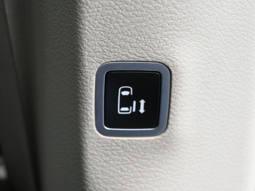 2018 Chrysler Pacifica Vehicle Photo in Marion, IA 52302