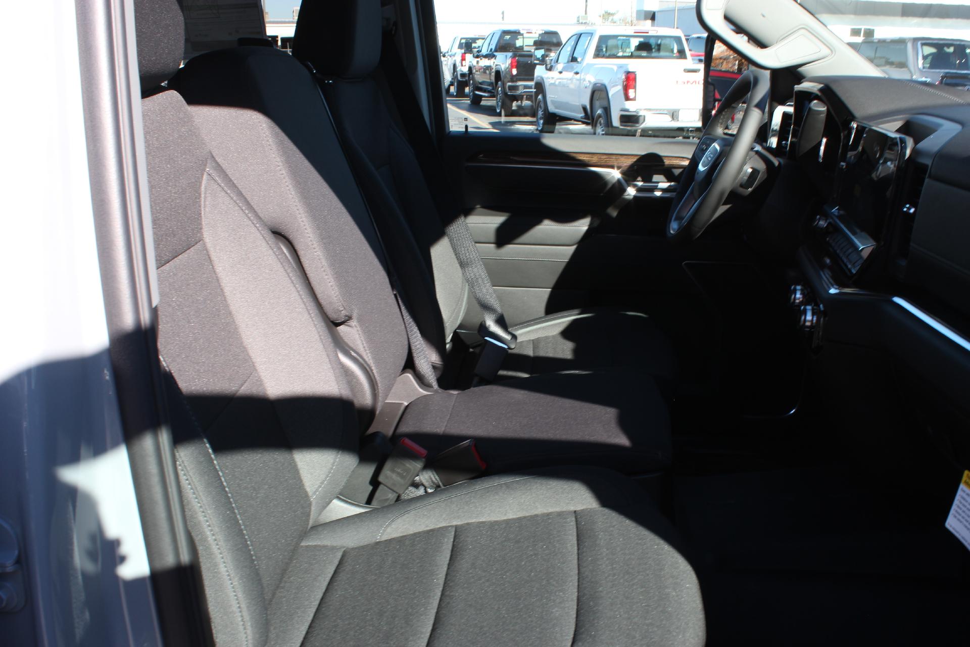 2025 GMC Sierra 2500 HD Vehicle Photo in AURORA, CO 80012-4011
