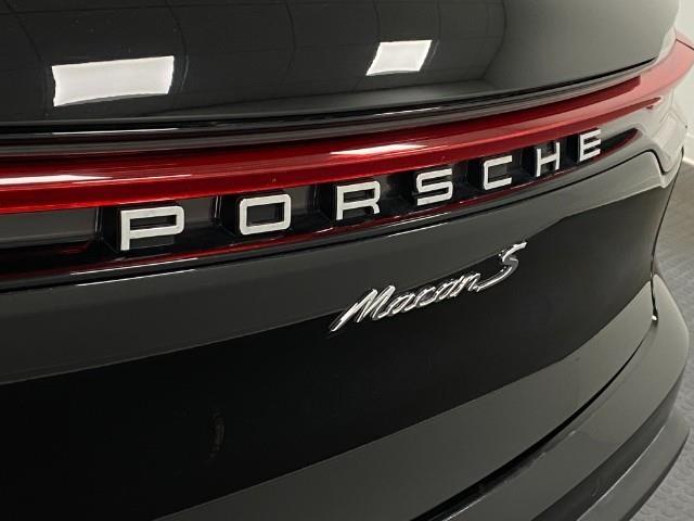 2022 Porsche Macan Vehicle Photo in Appleton, WI 54913