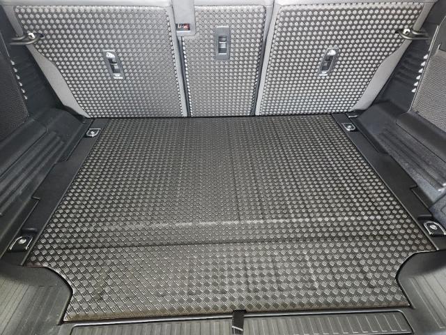 2025 Defender Vehicle Photo in AUSTIN, TX 78717