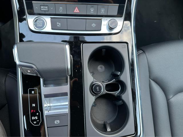 2025 Audi Q8 Vehicle Photo in HOUSTON, TX 77090
