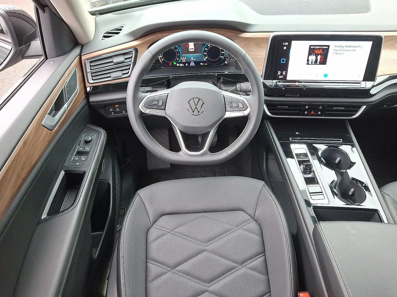 2024 Volkswagen Atlas Vehicle Photo in Trevose, PA 19053