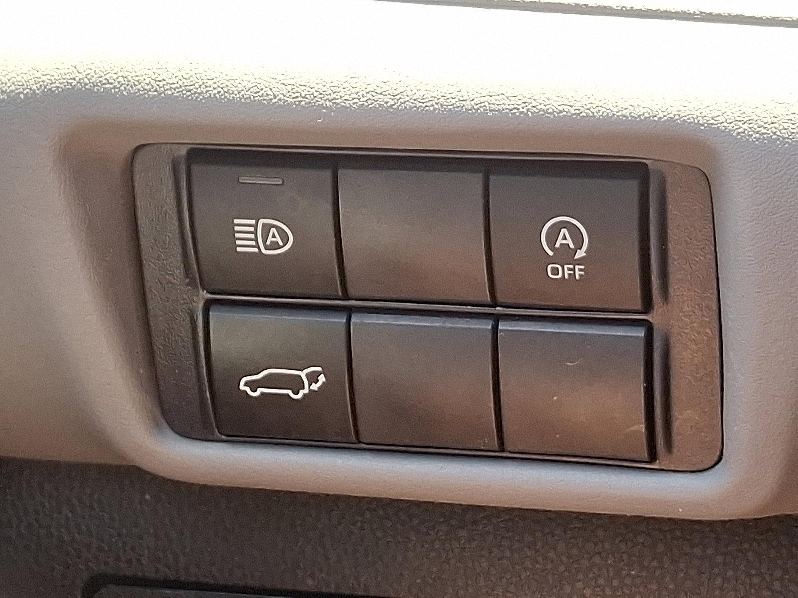 2023 Toyota Highlander Vehicle Photo in Trevose, PA 19053