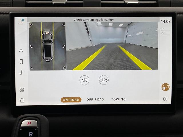2025 Defender Vehicle Photo in Appleton, WI 54913