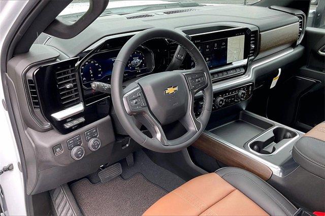 2025 Chevrolet Silverado 3500 HD Vehicle Photo in INDEPENDENCE, MO 64055-1314