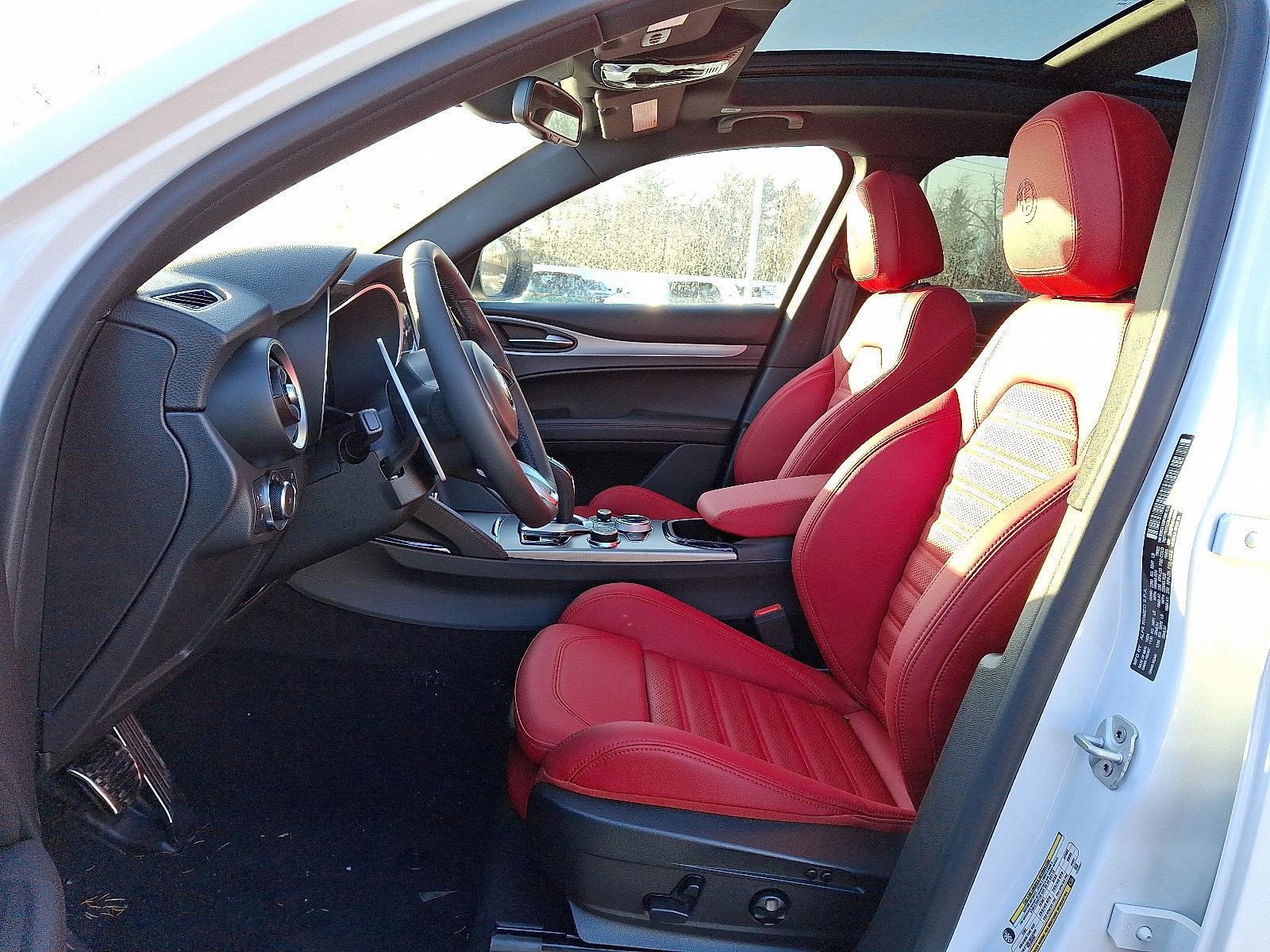 2025 Alfa Romeo Stelvio Vehicle Photo in Willow Grove, PA 19090