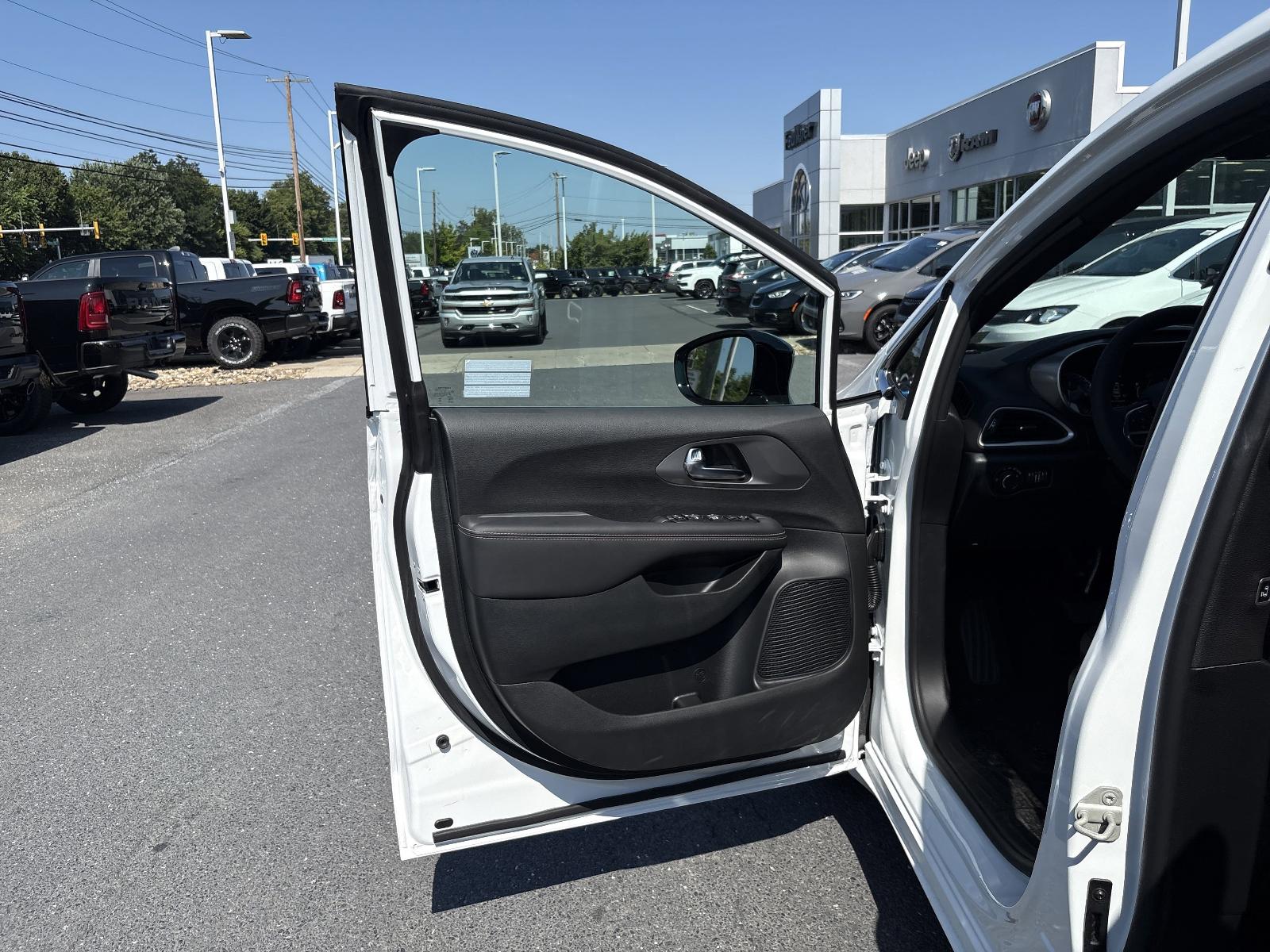 2025 Chrysler Voyager Vehicle Photo in Mechanicsburg, PA 17050-1707