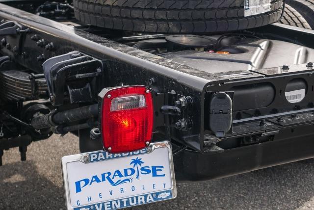 2023 Chevrolet Silverado Chassis Cab Vehicle Photo in VENTURA, CA 93003-8585