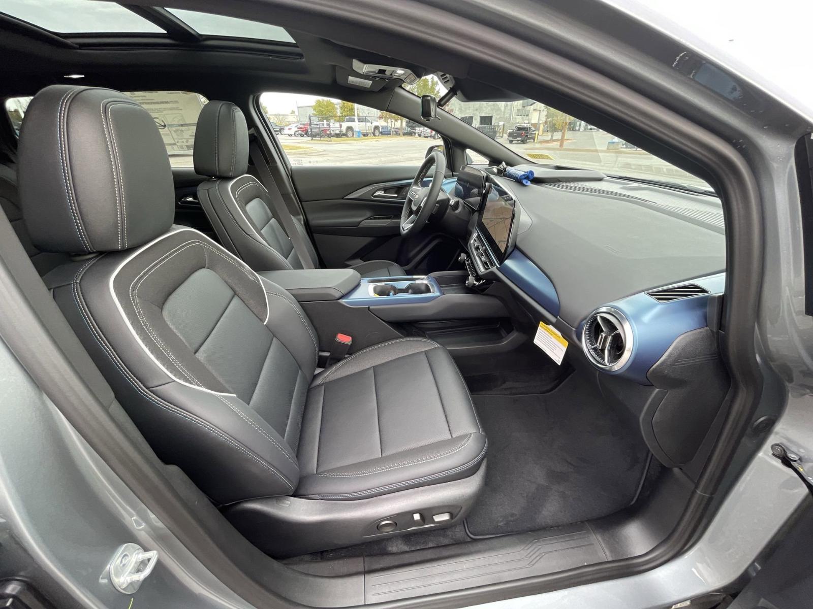 2025 Chevrolet Equinox EV Vehicle Photo in BENTONVILLE, AR 72712-4322