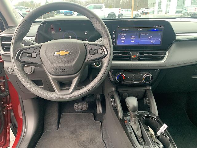 2025 Chevrolet Trailblazer Vehicle Photo in MOON TOWNSHIP, PA 15108-2571