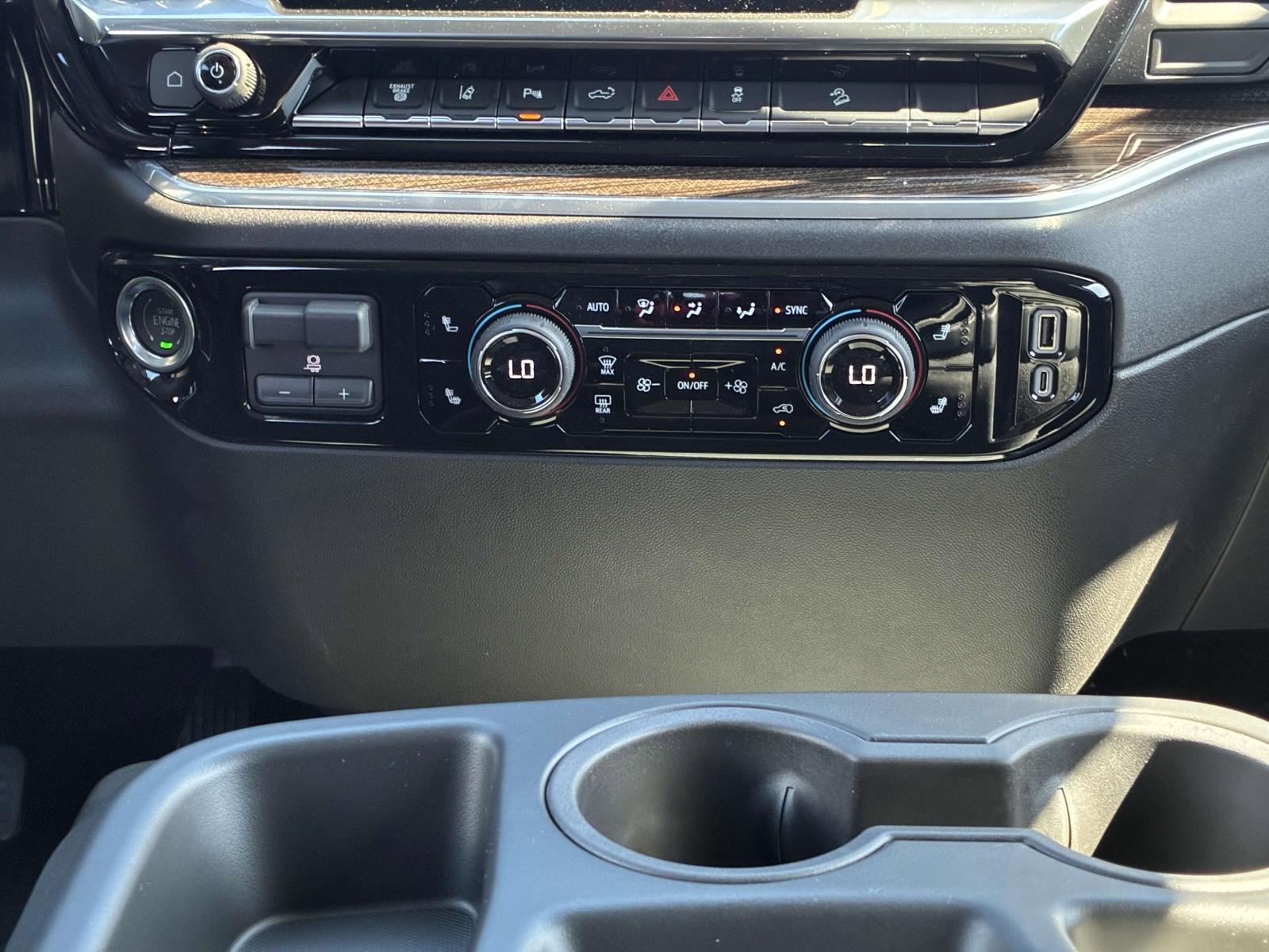 2025 Chevrolet Silverado 2500 HD Vehicle Photo in LOS ANGELES, CA 90007-3794