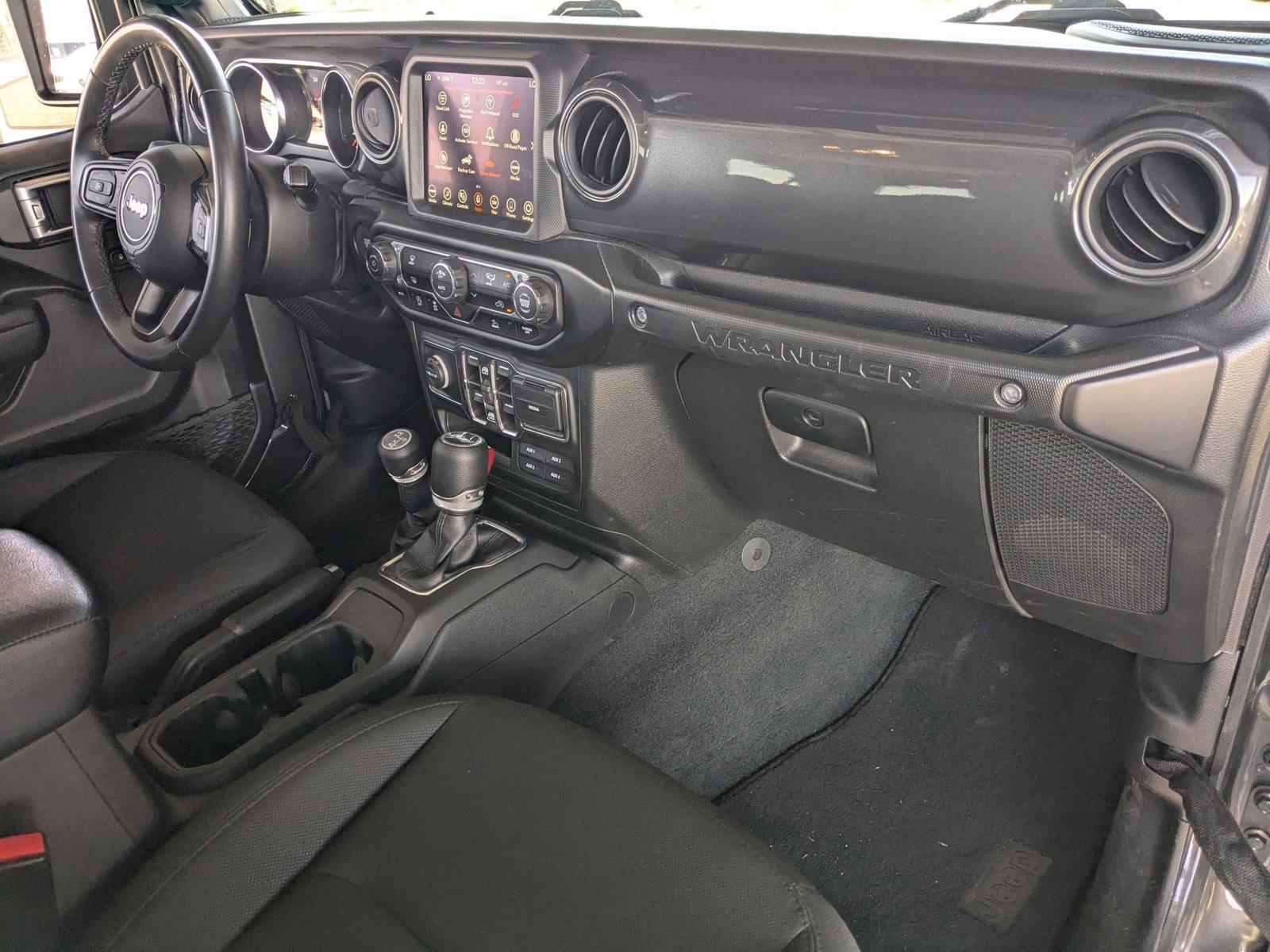 2022 Jeep Wrangler Vehicle Photo in Valencia, CA 91355