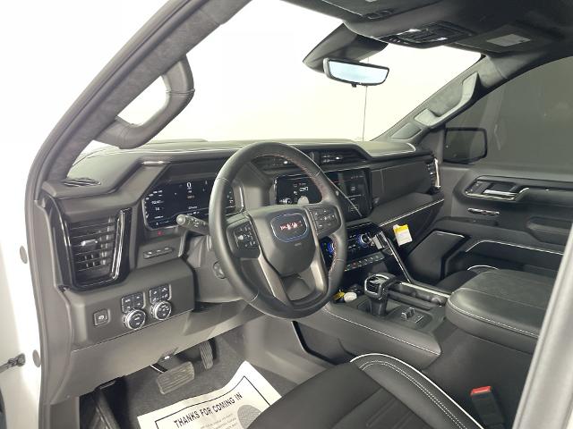 2025 GMC Sierra 1500 Vehicle Photo in GILBERT, AZ 85297-0402