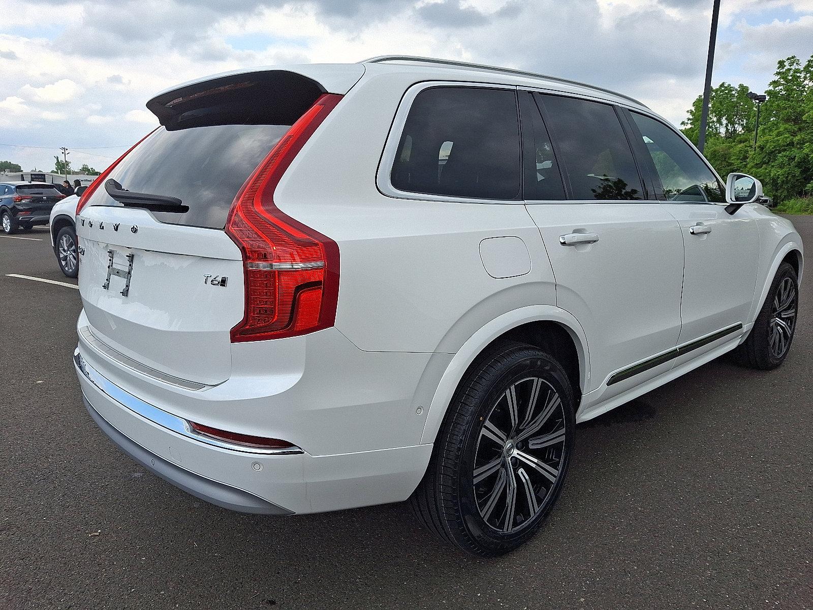 2022 Volvo XC90 Vehicle Photo in Trevose, PA 19053