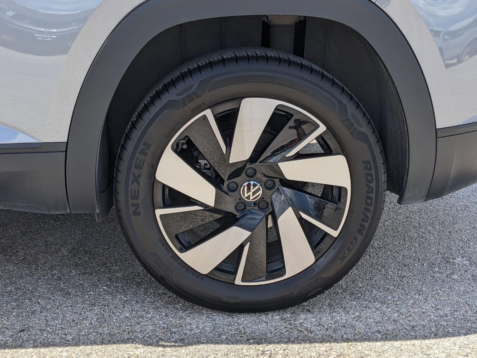 2024 Volkswagen Atlas Cross Sport Vehicle Photo in Seguin, TX 78155