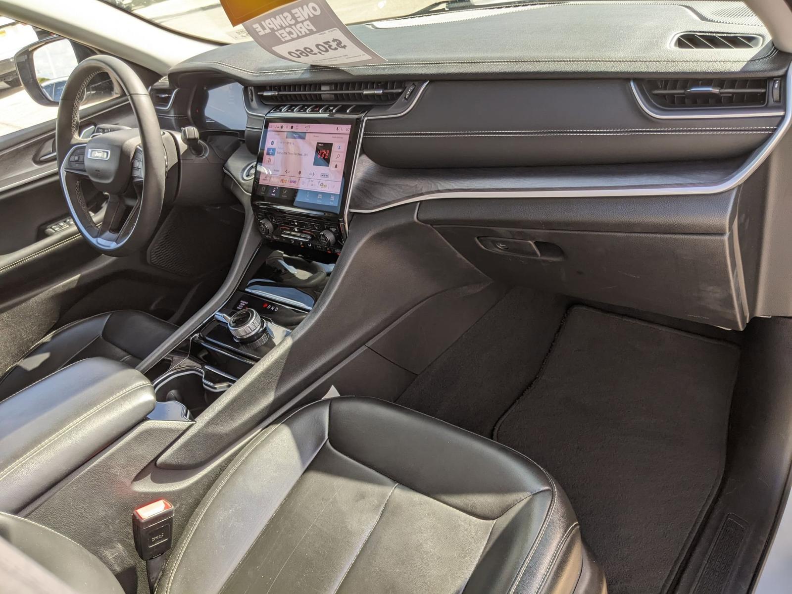 2023 Jeep Grand Cherokee Vehicle Photo in Seguin, TX 78155