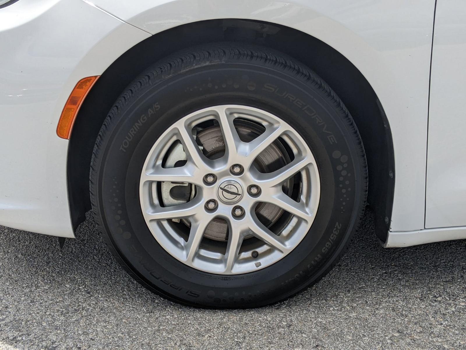 2021 Chrysler Pacifica Vehicle Photo in Seguin, TX 78155