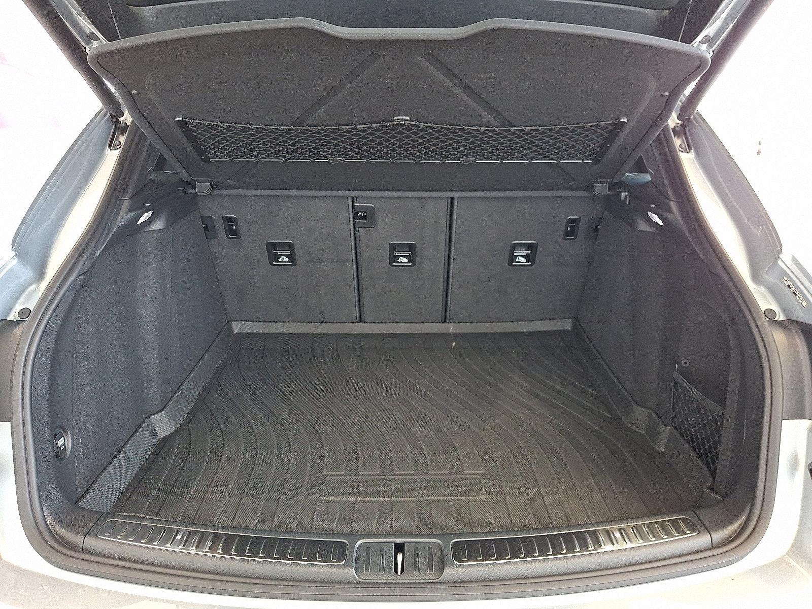2020 Porsche Macan Vehicle Photo in Lancaster, PA 17601