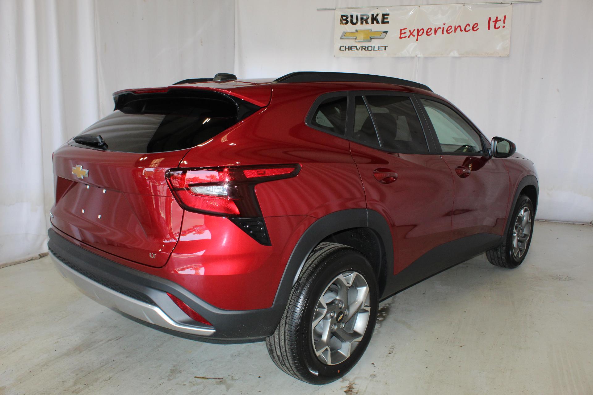 2025 Chevrolet Trax Vehicle Photo in NORTHAMPTON, MA 01060-1120