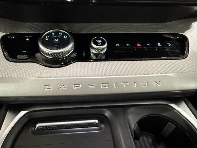 2025 Ford Expedition Vehicle Photo in Ogallala, NE 69153