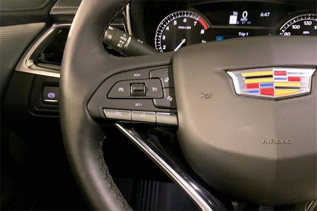 2025 Cadillac XT6 Vehicle Photo in KANSAS CITY, MO 64114-4502