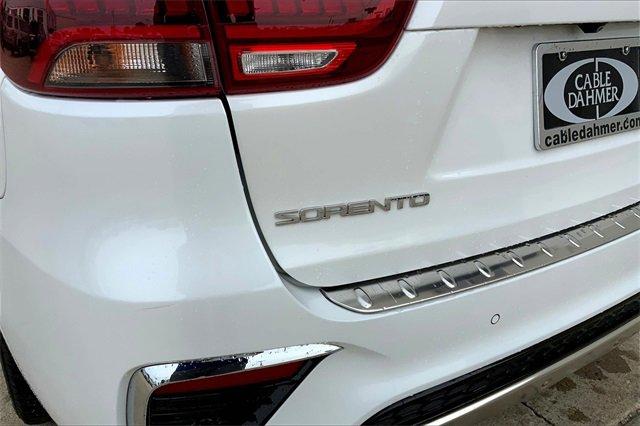 2019 Kia Sorento Vehicle Photo in TOPEKA, KS 66609-0000