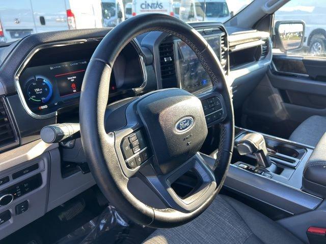 2023 Ford F-150 Lightning Vehicle Photo in MEDINA, OH 44256-9631