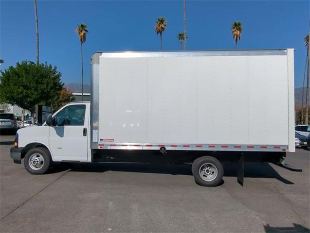 2024 GMC Savana Cutaway 3500 Vehicle Photo in PASADENA, CA 91107-3803