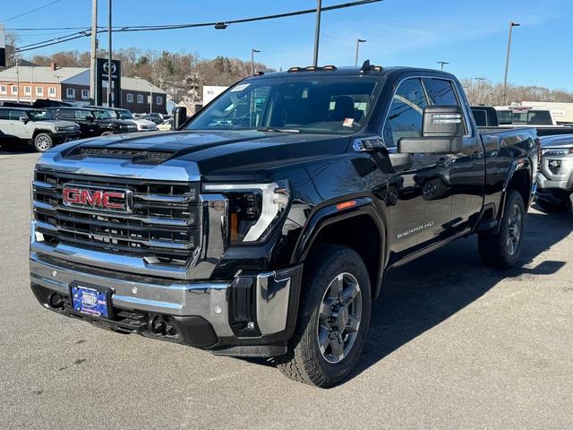 2025 GMC Sierra 2500 HD Vehicle Photo in LOWELL, MA 01852-4336