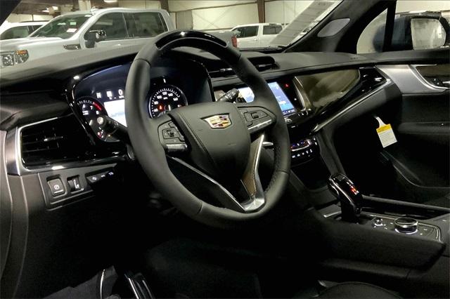 2025 Cadillac XT6 Vehicle Photo in KANSAS CITY, MO 64114-4545