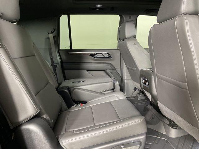 2025 Chevrolet Suburban Vehicle Photo in PHOENIX, AZ 85014-3381