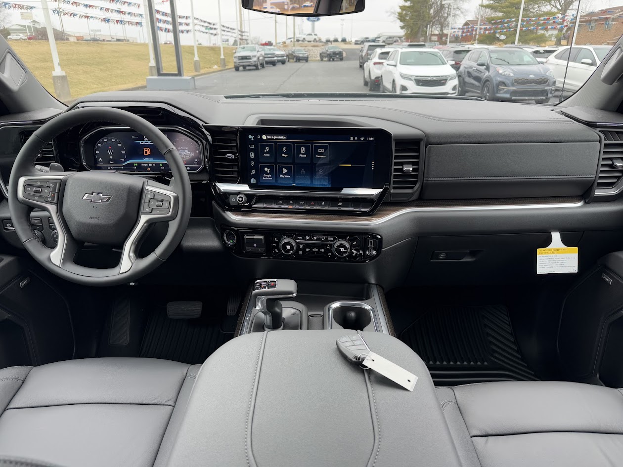 2025 Chevrolet Silverado 1500 Vehicle Photo in BOONVILLE, IN 47601-9633