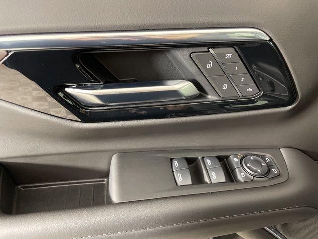 2025 Chevrolet Tahoe Vehicle Photo in PHOENIX, AZ 85014-3381