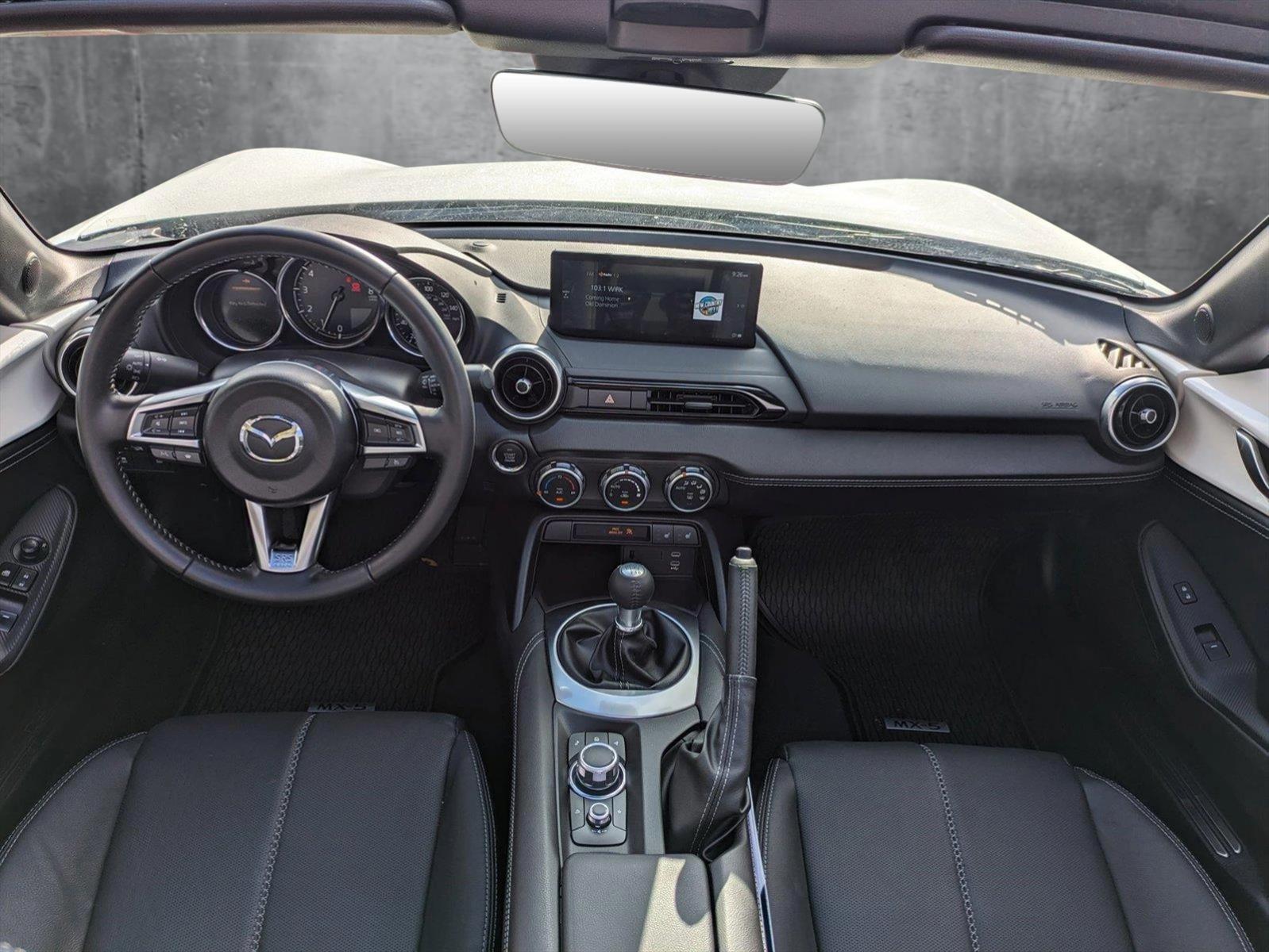 2024 Mazda MX-5 Miata Vehicle Photo in Miami, FL 33135