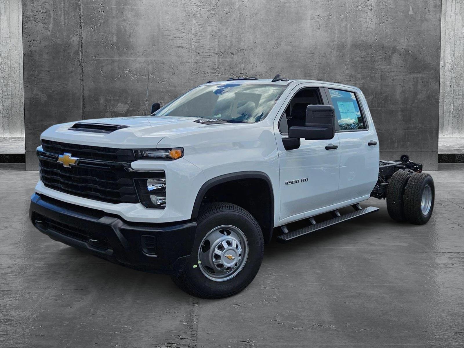 2025 Chevrolet Silverado 3500 HD Chassis Cab Vehicle Photo in GREENACRES, FL 33463-3207